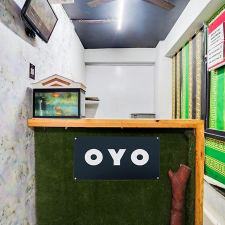 Hotel O Day Night Rooms Surate Extérieur photo