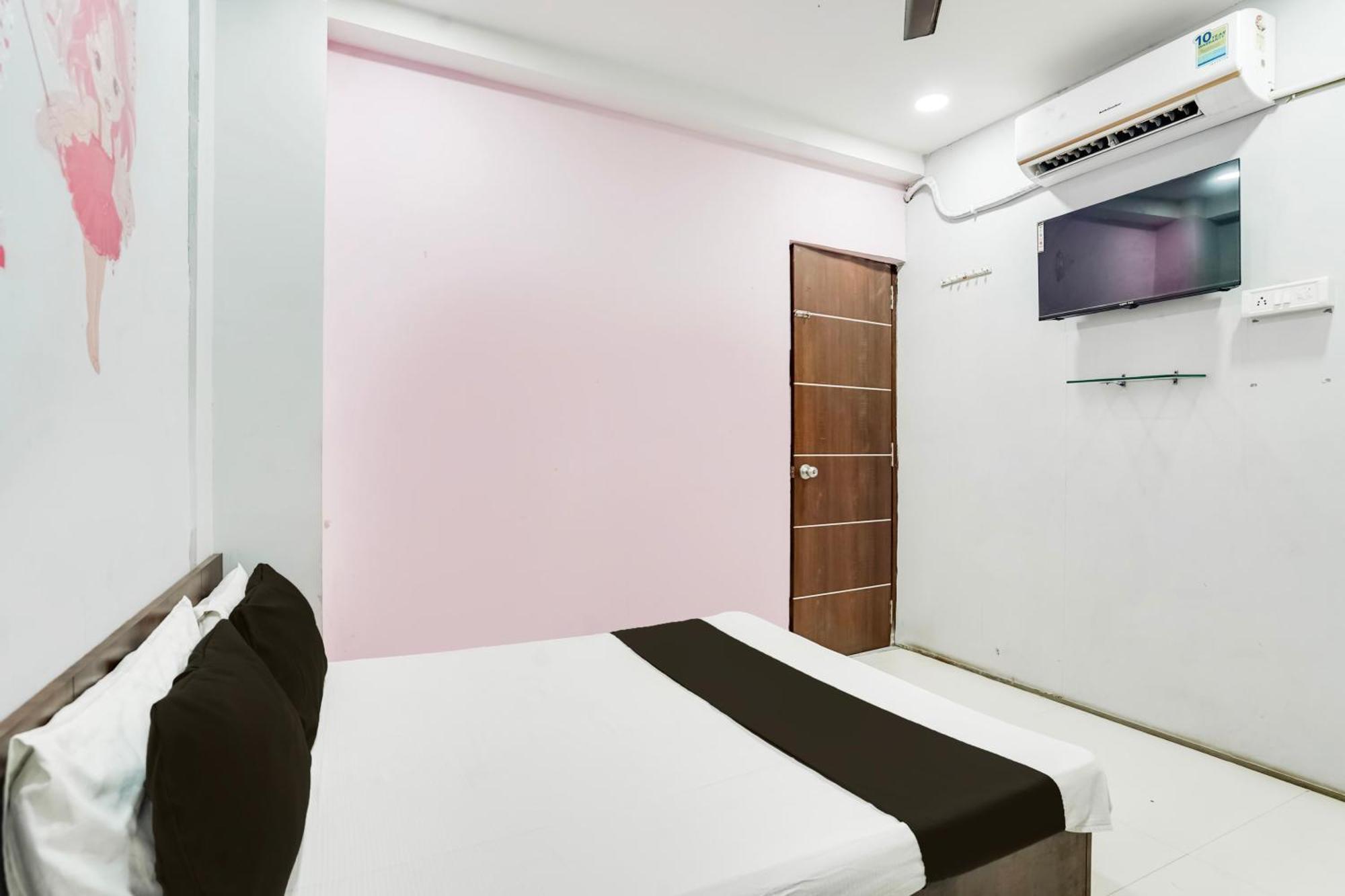Hotel O Day Night Rooms Surate Extérieur photo